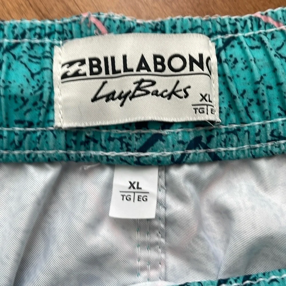 Billabong NWT LayBacks Board Shorts Size XL